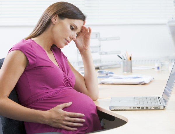 A terhesség 7 kínos, zavarba ejtő tünete