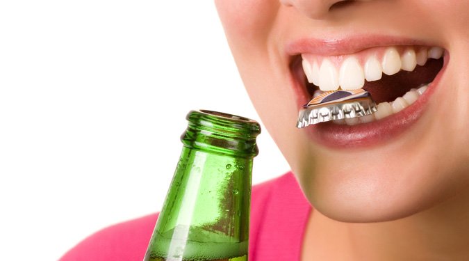 10 rossz szokás, ami árt a fogaidnak