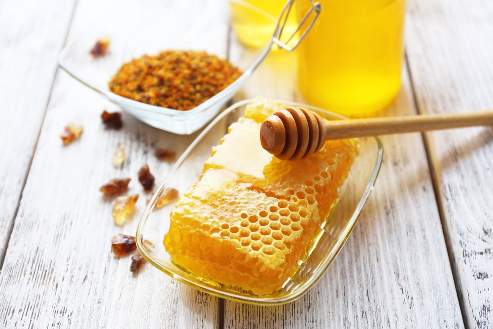 Egy kenyér, ami méregtelenít és erőt ad – A méhek szupertápláléka