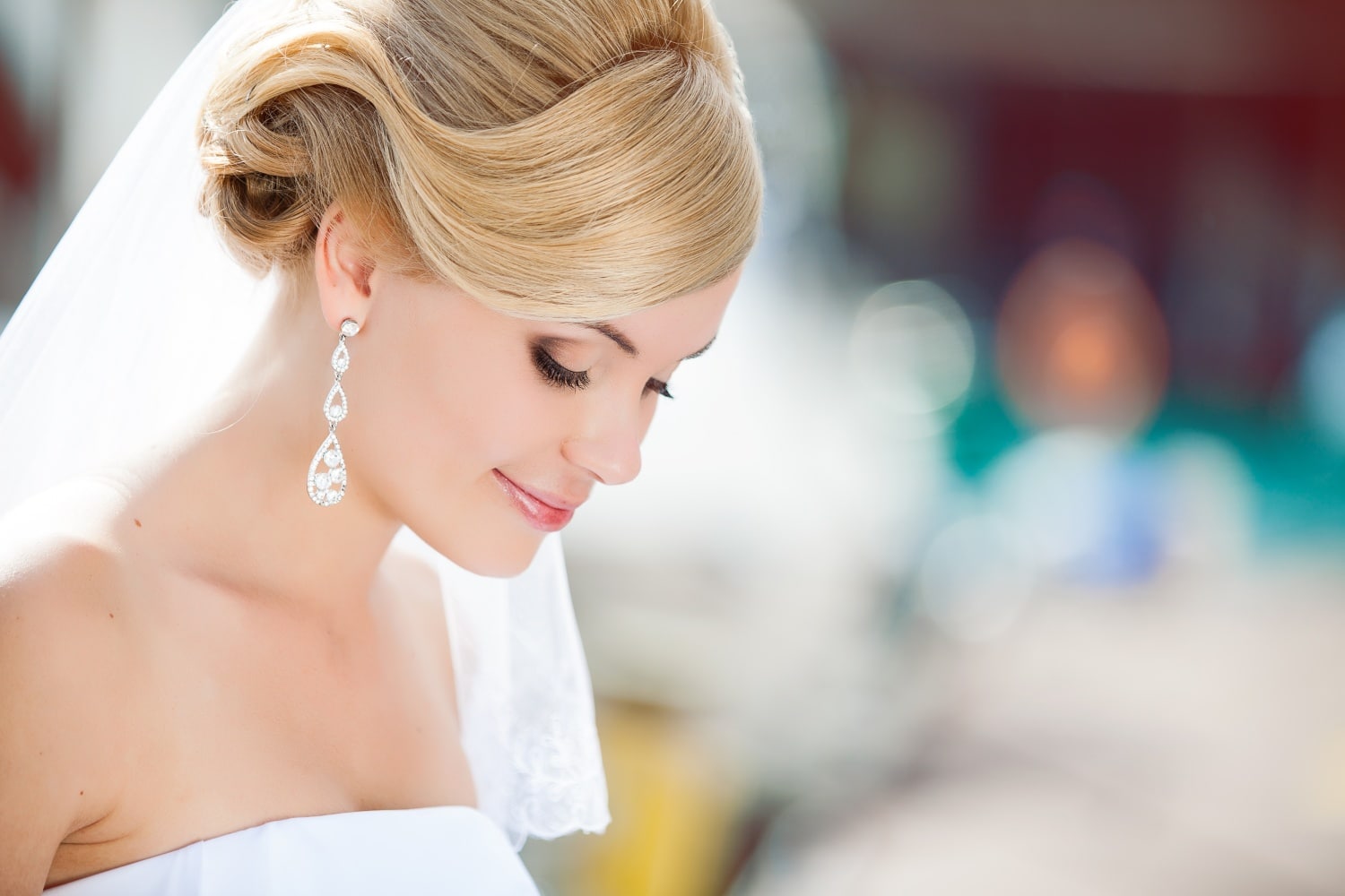 Elbűvölő esküvői sminkek lépésről-lépésre