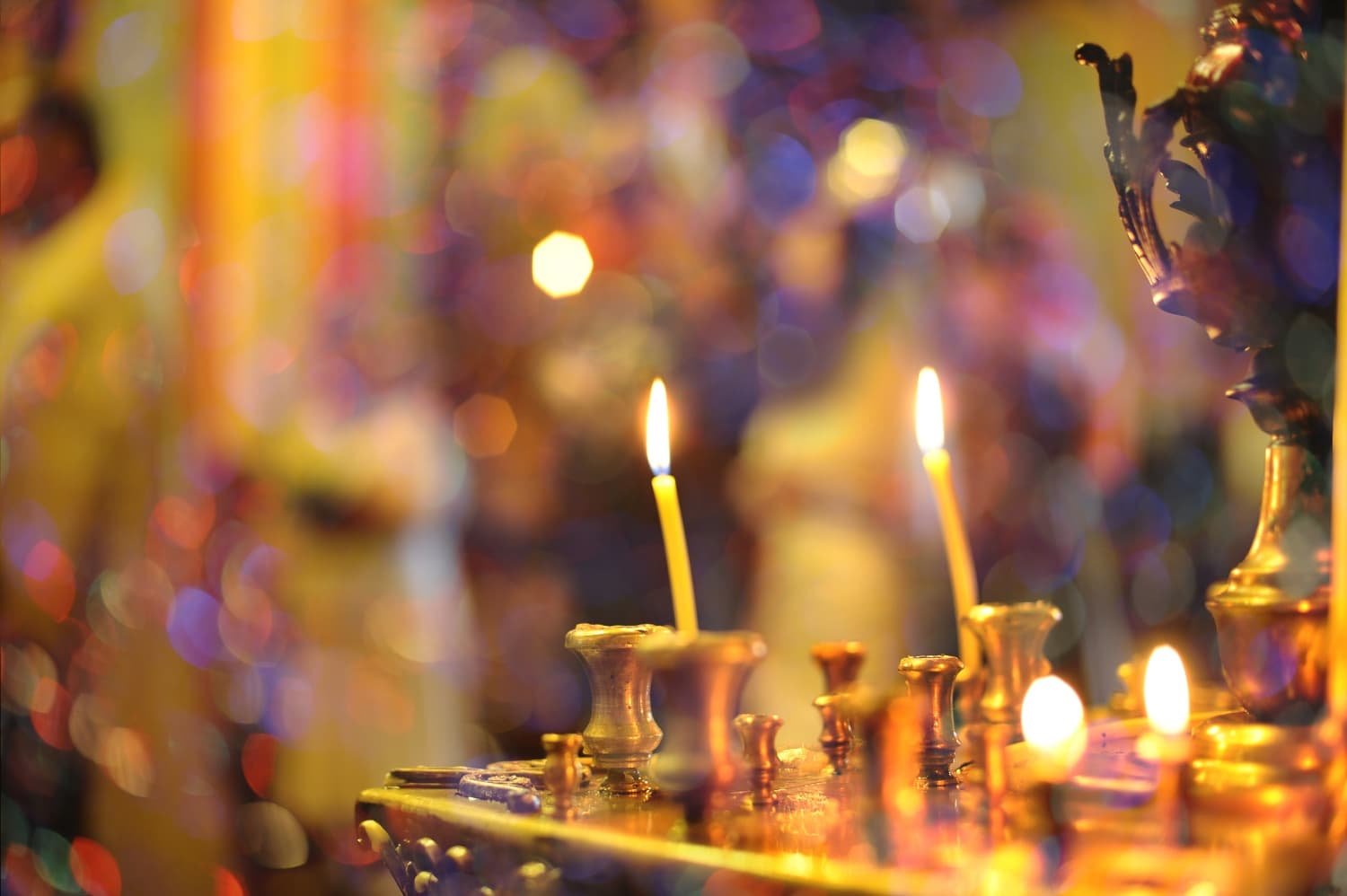 Mit jelent karácsonykor az égő gyertya? Spirituális ünnepi jelképek