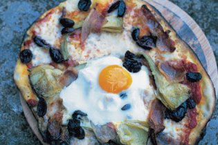Jamie Oliver: Pizza tojással, sonkával, articsókával