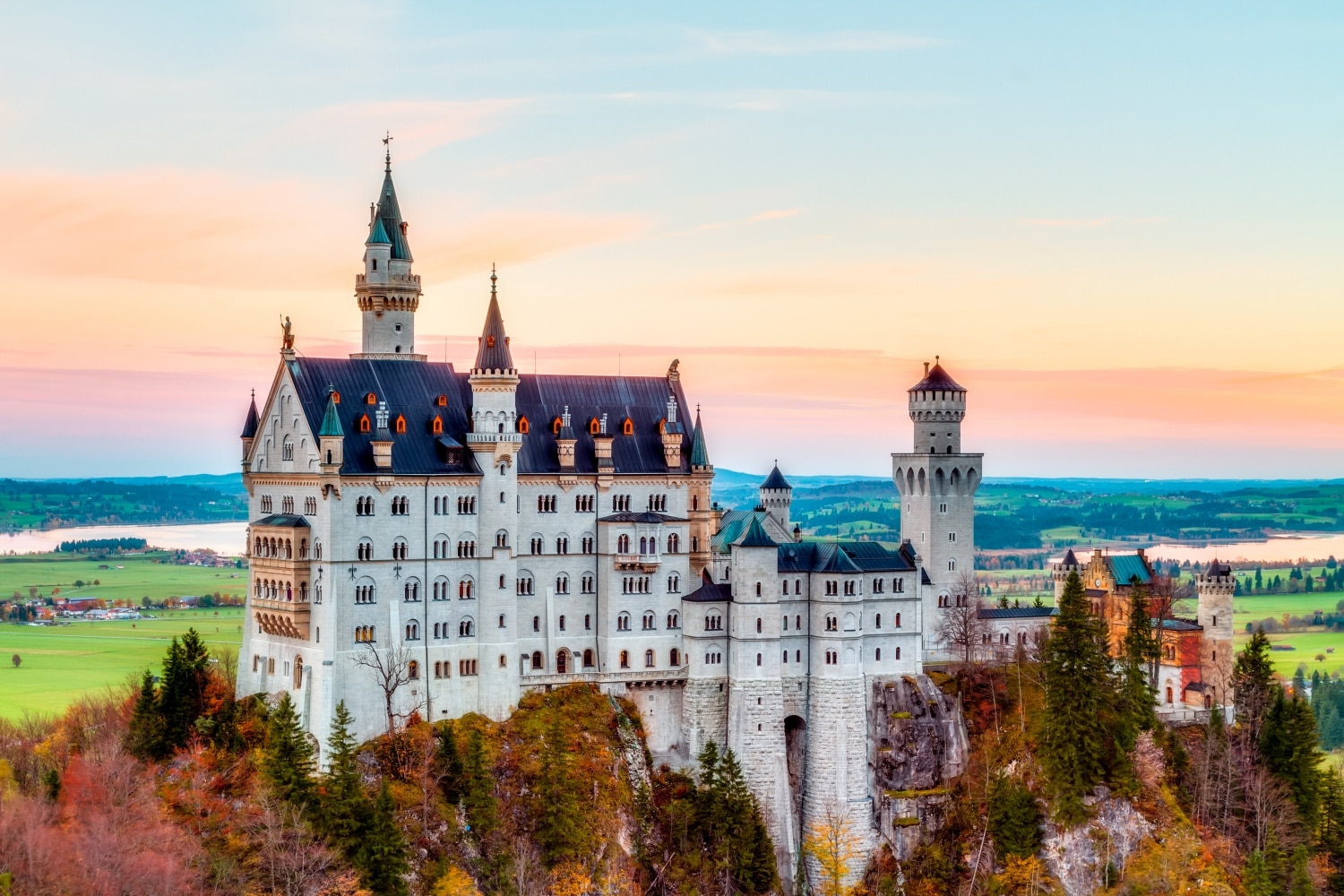 Ez Európa legmesésebb kastélya – Feledhetetlen látvány és fellegvár
