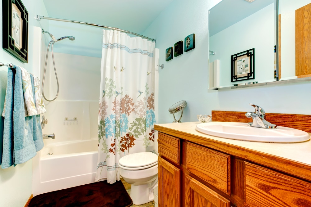 Rá se ismersz a régi zuhanyfüggönyödre! A legjobb tisztító módszer