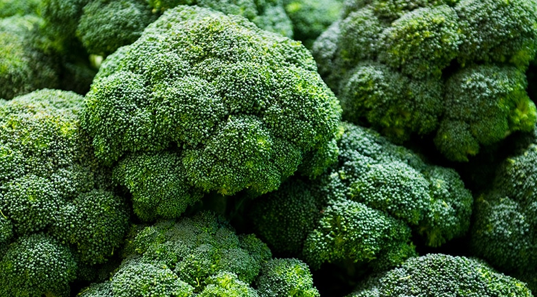 Rákellenes hatású, fűszeres és kalóriaszegény zöldségünk – mutatjuk kedvenc receptjeinket