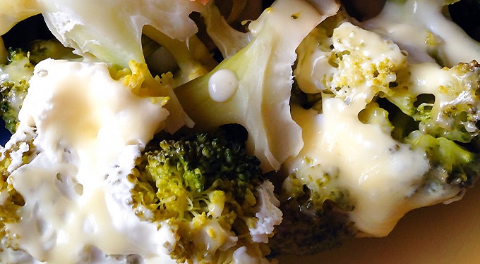Sajtos-joghurtos brokkoli – könnyű ebéd, akár vegáknak is