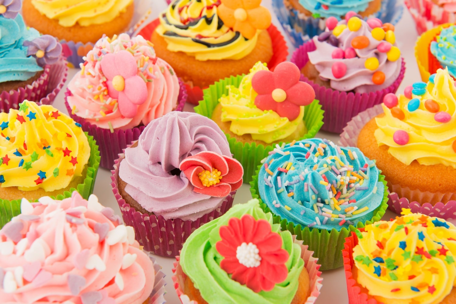 Színes, habos süticsodák: így készül a hamisítatlan amerikai cupcake