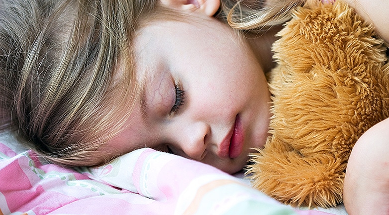 Így alszik jól a kisbabád – Ezek a pihentető alvás feltételei