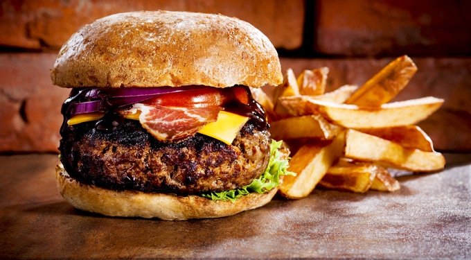 Így készíthetsz retró hamburgert és csirkeburgert otthon