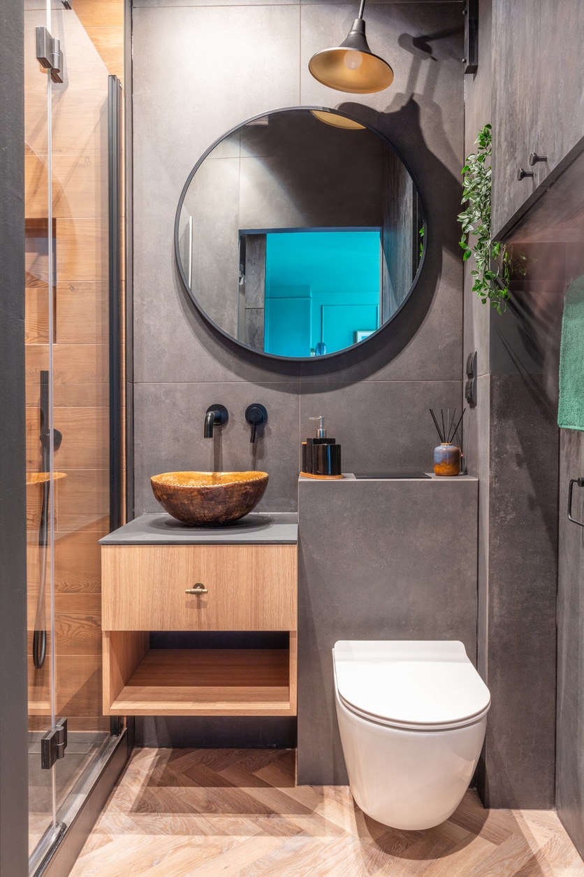 „Bocsi, ki kell mennem pisilni”