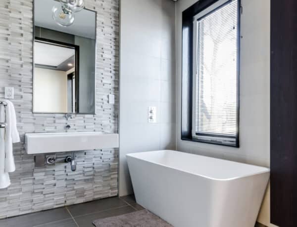 12 ékszerdoboznyi fürdőszoba – ragyogó dizájn néhány négyzetméteren