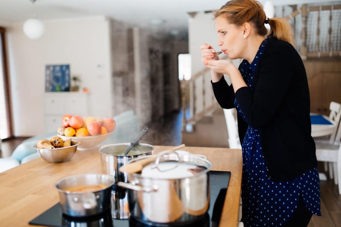 9 konyhai tipp, hogy könnyebb legyen fogyni, Főzni otthon fogyni