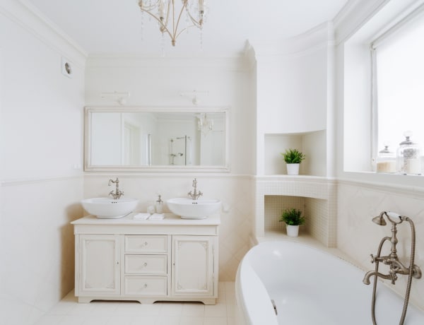 4 házi praktika a tiszta és illatos fürdőszobáért