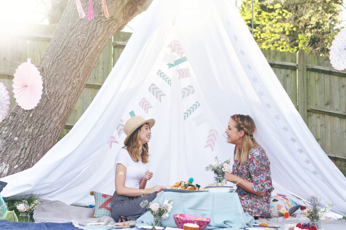 7 hangulatos kerti sátor, ha a napernyőnél kreatívabbra vágysz