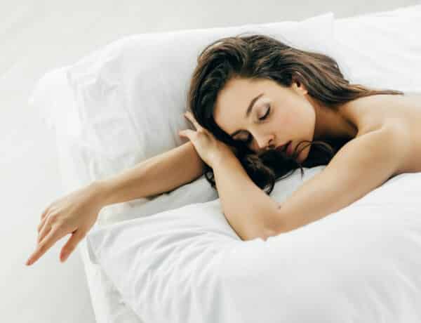 A ruha nélküli alvás igenis egészséges – 4 nyomós érvünk is van mellette