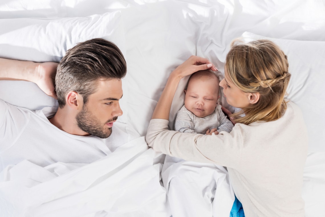 Együtt alvás a babával? A pszichológus véleménye arról, meddig egészséges