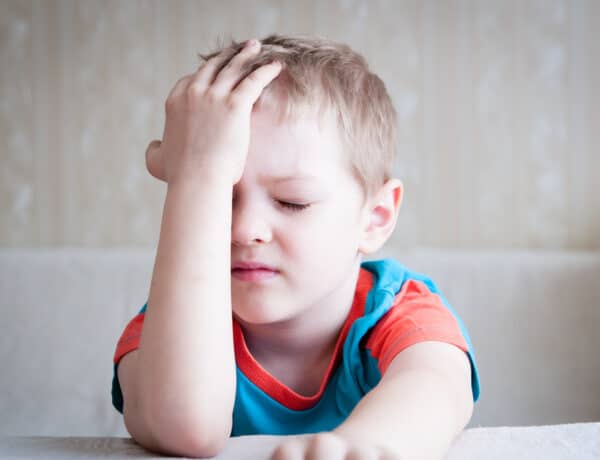 Gyerekkori fejfájás: miért alakul ki és mit tehetünk ellene?