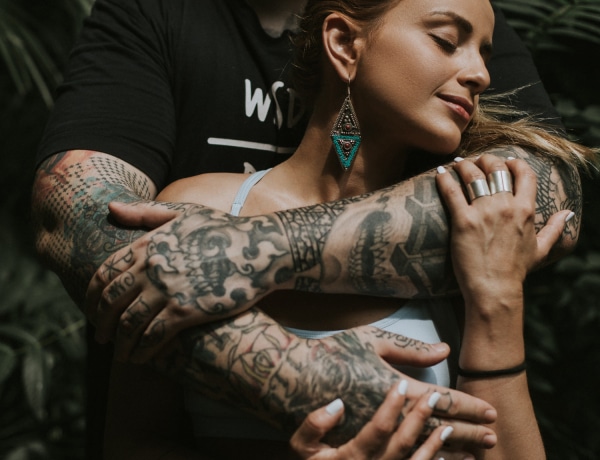 Miért vonzódnak a nők a tetovált férfiakhoz?