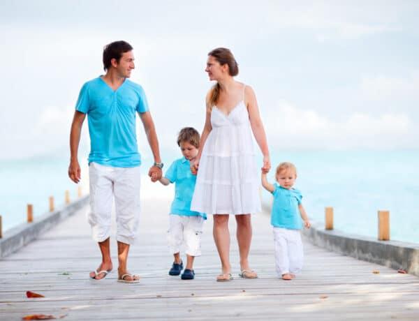 Nyaralni indul a család – Ezeket tartsd szülőként szem előtt, ha kisebb gyermekkel utazol