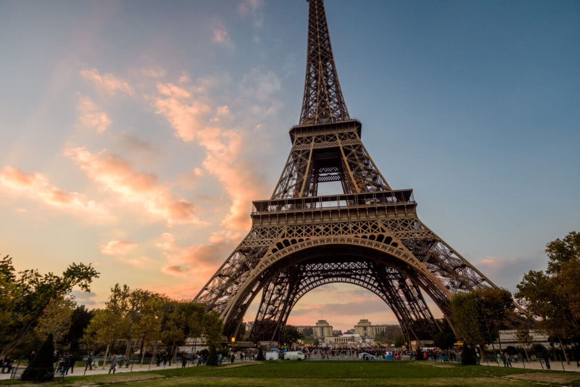 Titkos szoba van az Eiffel-toronyban! Rejtett helyek híres látványosságokban