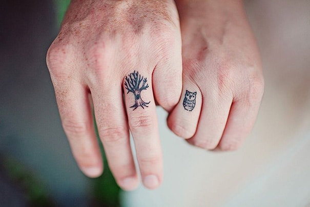 Örökre szólnak! Gyűrű helyett tetoválást választottak a párok