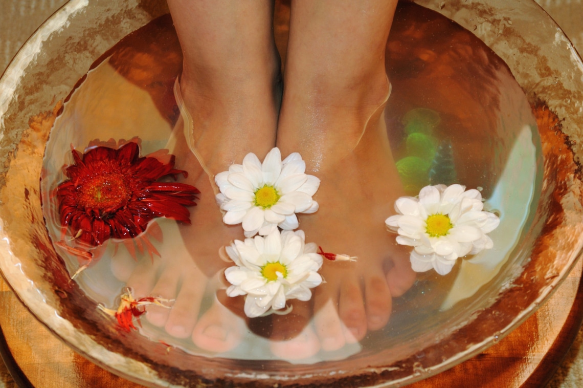 Elsárgult körmök ellen lábfürdő! 7 probléma – 7 lábfürdő recept