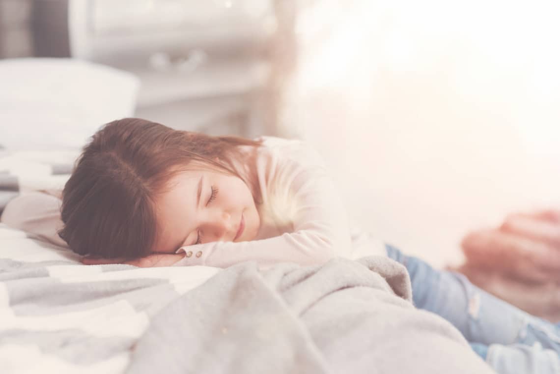 Nehezen alszik el a gyerek? Ez az 5 módszer segíthet esténként
