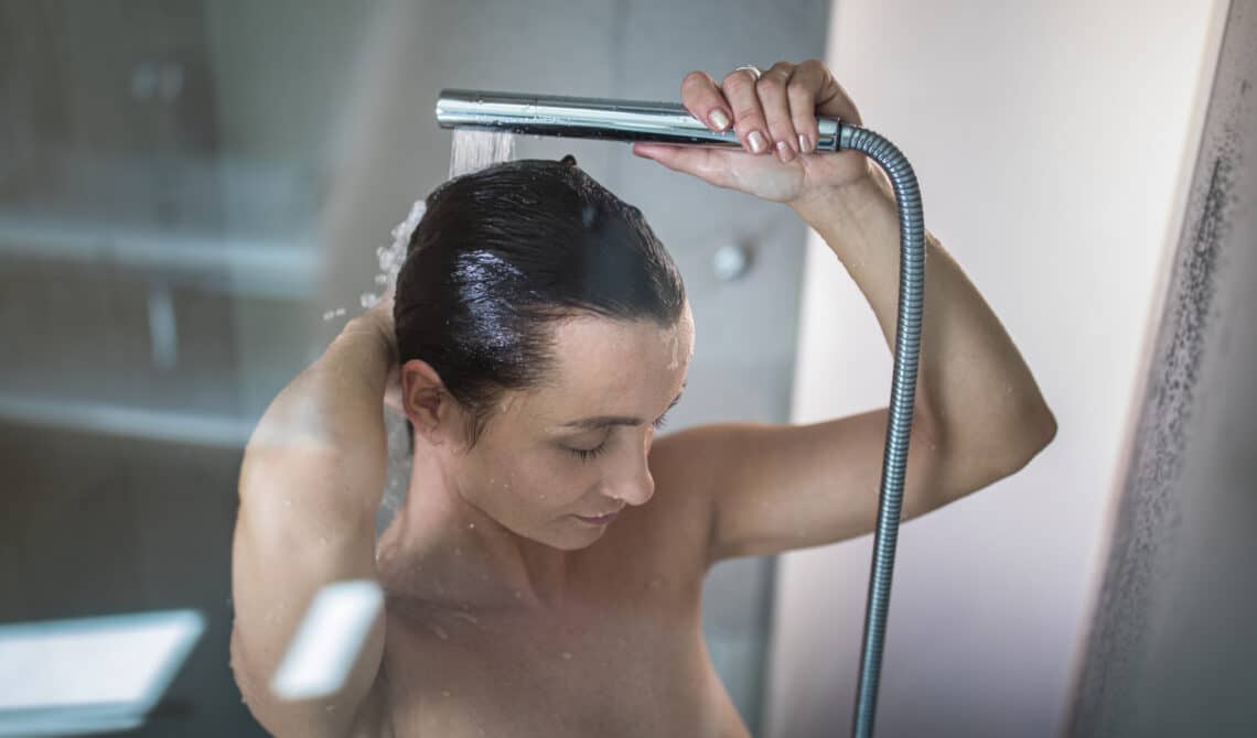 Este vagy reggel jobb zuhanyozni? Ekkor a legcélszerűbb