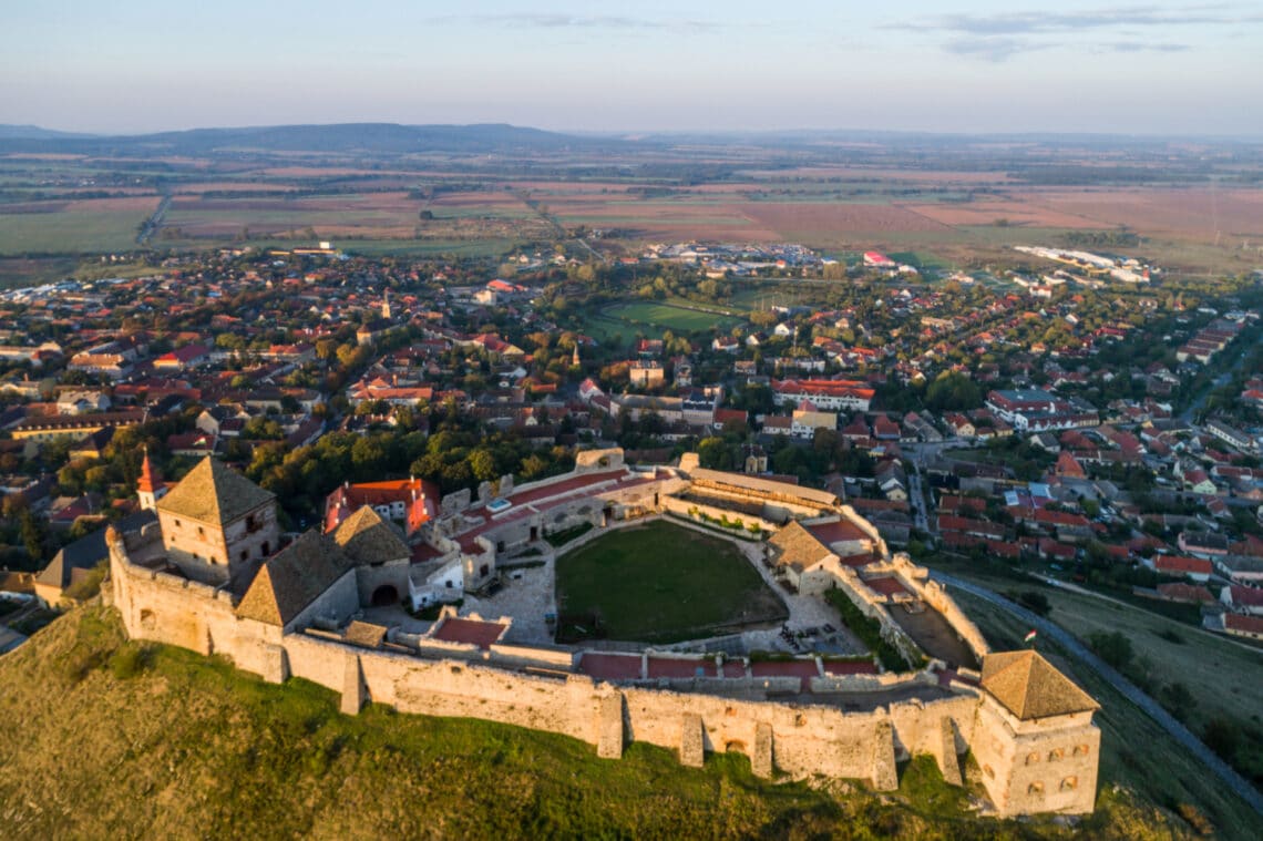 7 hazai vár, ha romantikus történelmi sétához lenne kedved