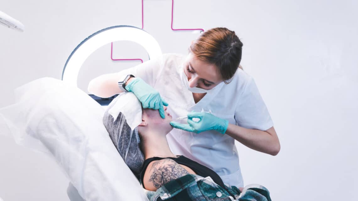 Megdöbbentő eredményeket érnek el velük: a szépítő orvosi tetoválások új szintre léptek