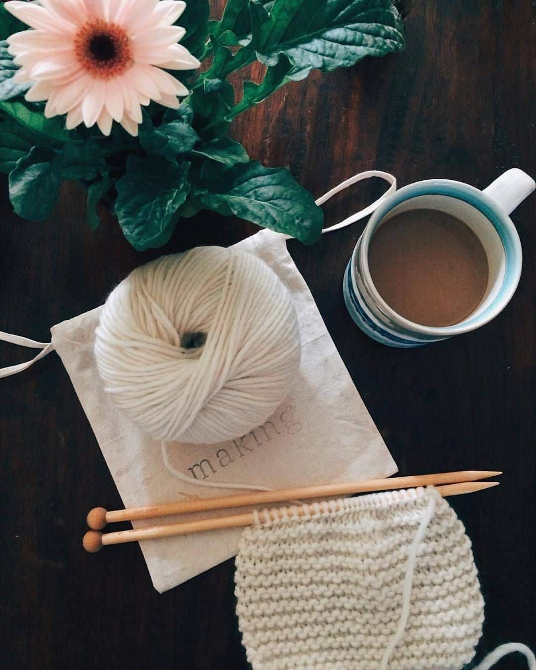 Fess vele ruhát, fonalat!