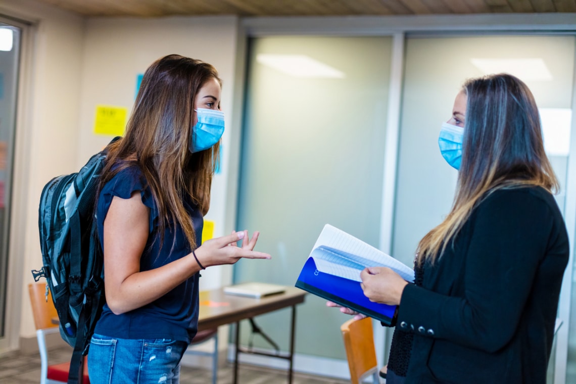 Ne félj megkérni egy szolgáltatót, hogy maszkot viseljen
