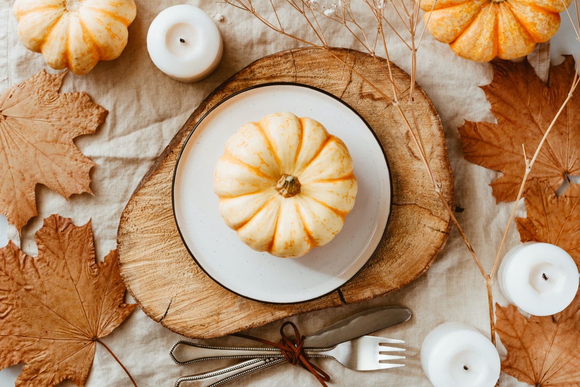 Csodaszép inspirációk az őszi asztalod dekorálásához