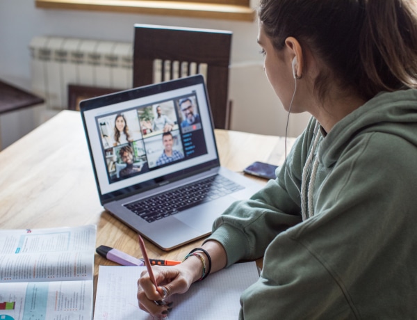 Puskázás és online oktatás: ezt gondolja róla egy etikus