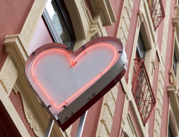 „5 éven keresztül nem voltam nővel” – Férfiak arról, miért fordulnak örömlányhoz