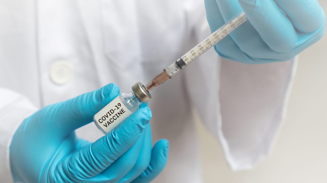 Az AstraZeneca vakcinája 100%-os védelmet nyújt a súlyos lefolyás ellen