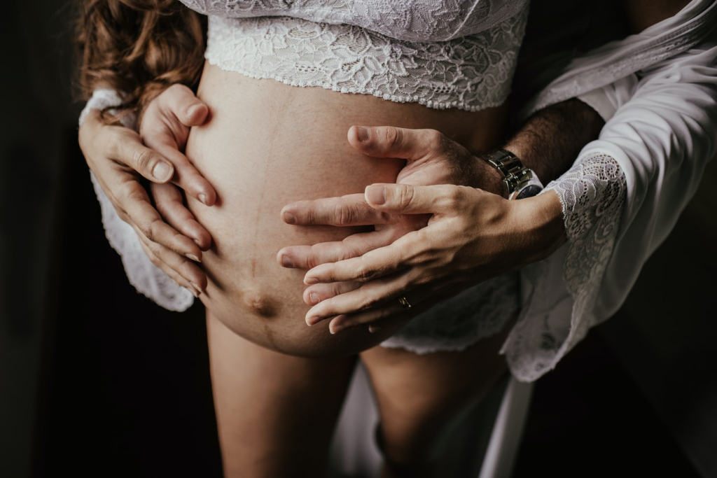 Kismama-trend a múltból: így öltöztek a várandósok régen