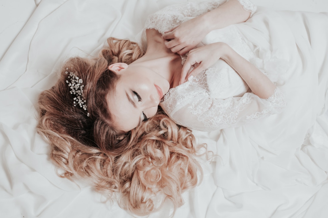 Esküvői hajbavaló trendek: ezekkel feldobhatod a legegyszerűbb ruhát is