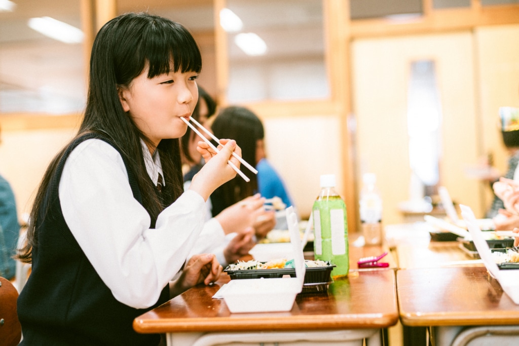 A tanárok és diákok együtt esznek