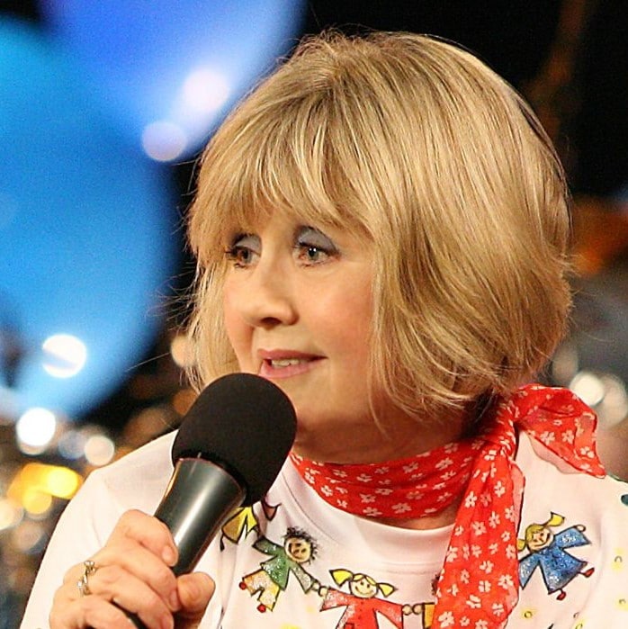 Mackó, stitövi fickó…