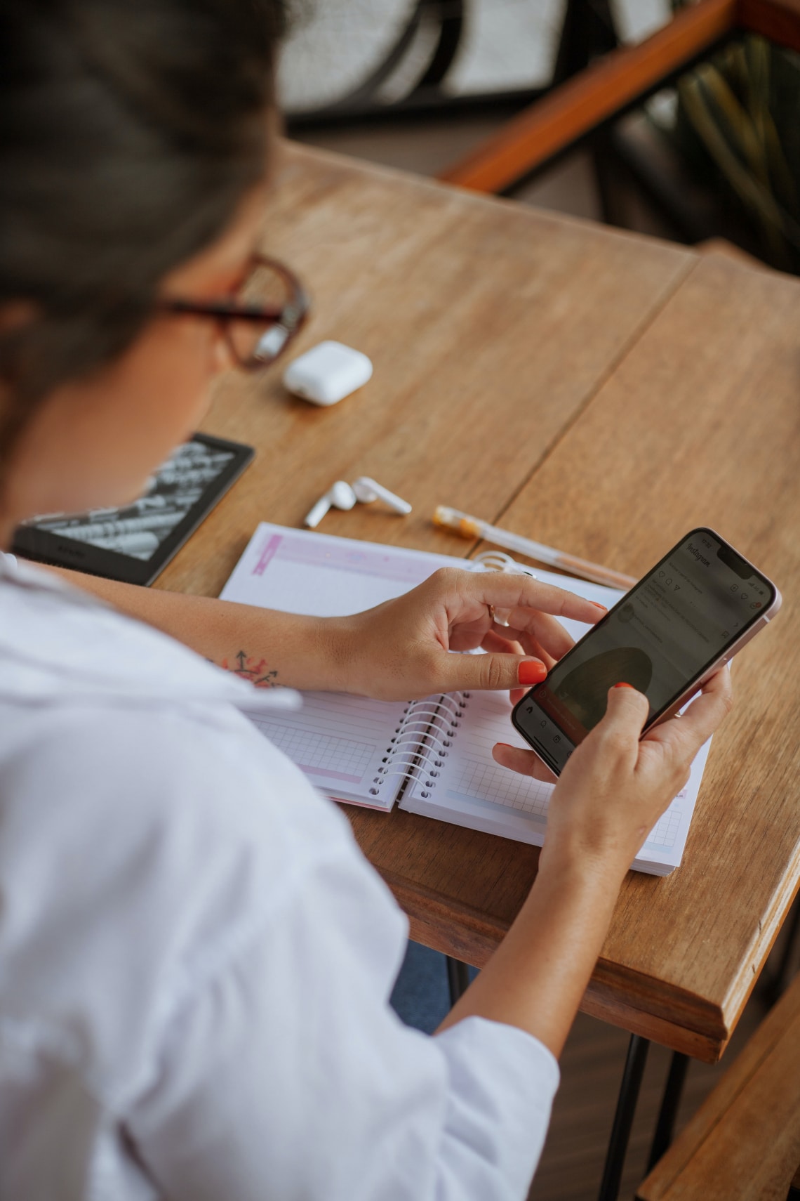 „És hány nőnek írogatsz még?”