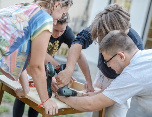 Fiatalok pályázhatnak az ingyenes HELLO PLANET startup designtáborra