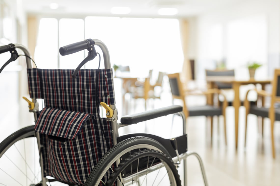 Egy brit nő mindent megadna, csak hogy lebénítsák – És nincs vele egyedül