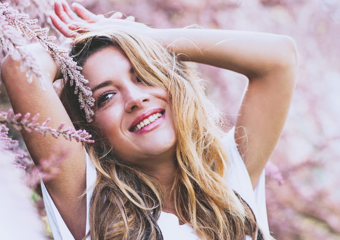 A melírozott haj ápolása: a fodrász elárulja, mitől lesz szép és tartós