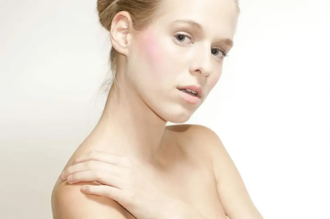 Hátul az arccsonton