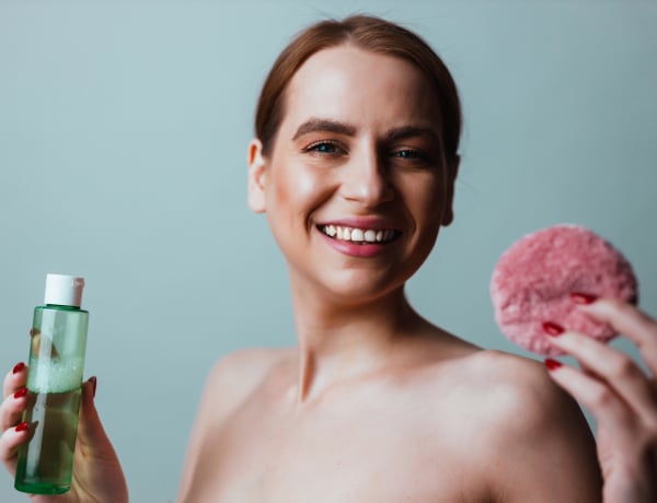 Ezek a legrosszabb sminkszokások – tönkrevágják a bőrödet