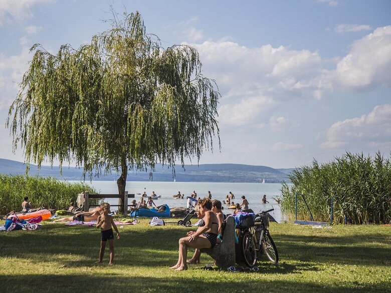 Balatonlelle, Szirom közi szabadstrand