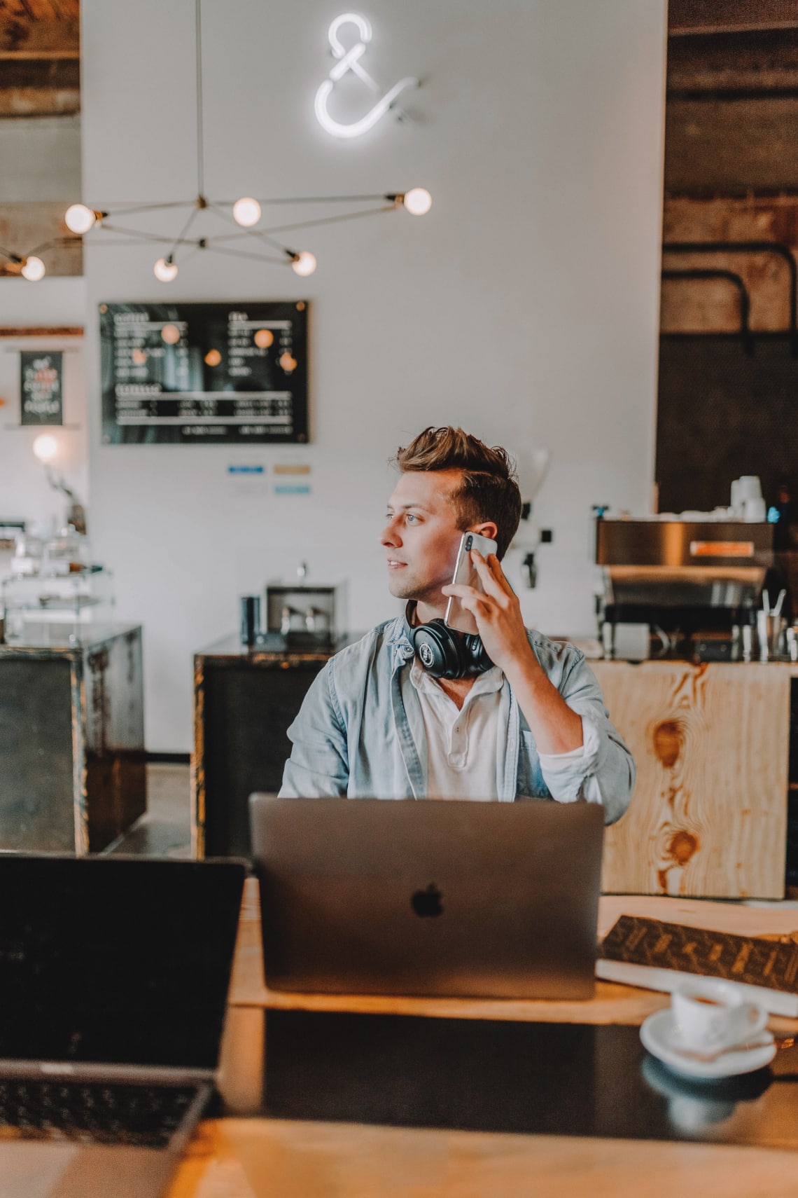 Nagyon aktív a neten