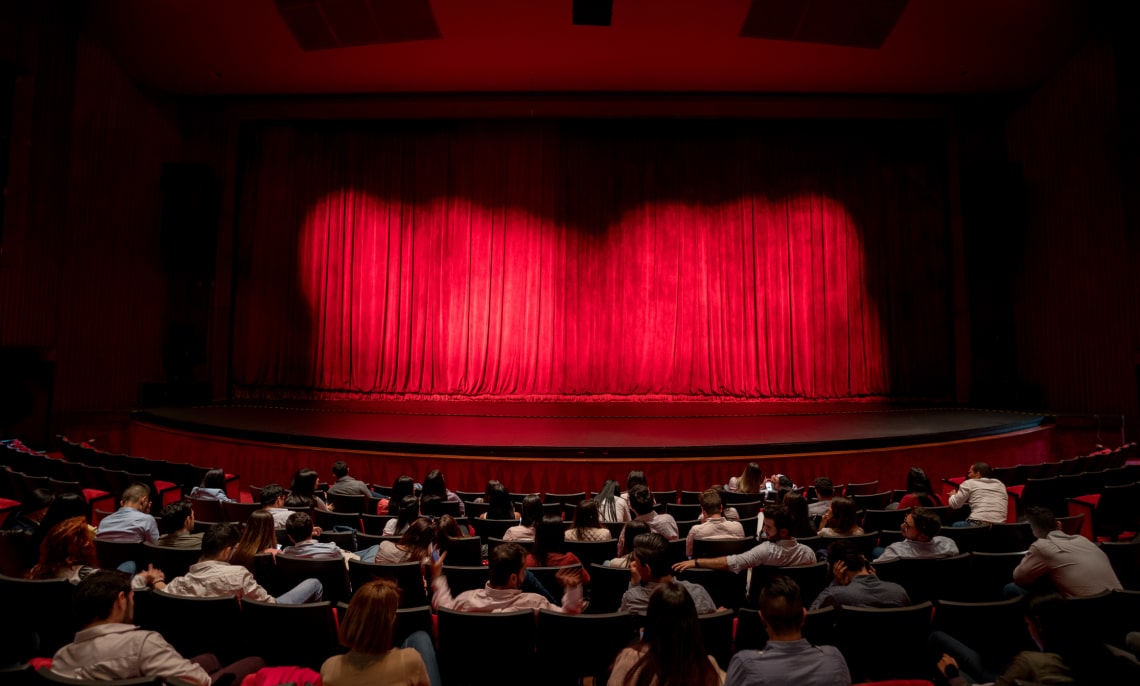 Őszi színház premierek – erre az 5 darabra érdemes jegyet váltani