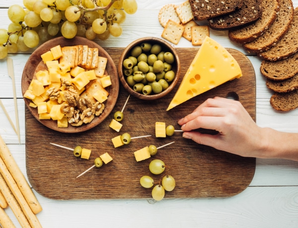 Miért fogyaszt a sajt, ha annyira zsíros? 5 mindennapi étel szépítő hatása